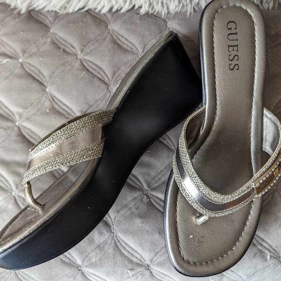 Guess Gold Thong Wedge Sandals with rhinestones size Women 7.5 - Picture 4 of 9